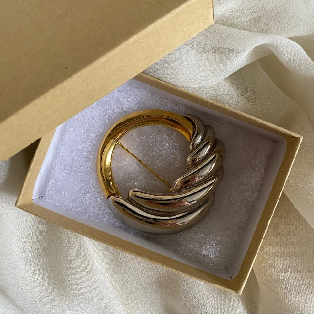 Vintage Two‑Tone Circle Brooch | Gold & Silver Textured Pin